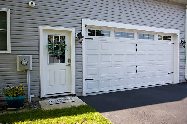 24/7 Emergency Garage Door Panel Replacement experts in Johnstonville, CA